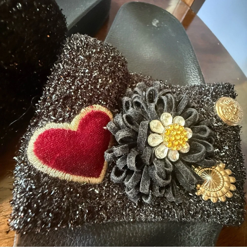 Size 10 women's sandals embellished pendants floral rhinestones, velvet heart - Picture 10 of 13